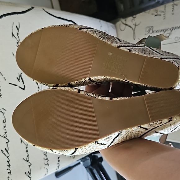 Blue Wedges - Picture 4 of 4